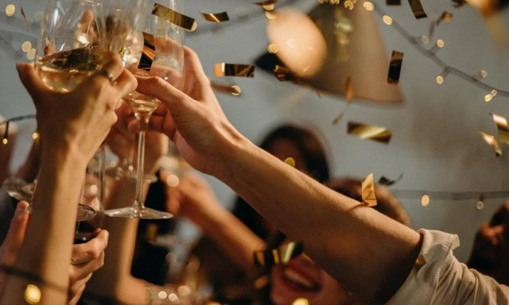 Γαλλία: Σάλος με τα παράνομα "σουαρέ" βουλευτών